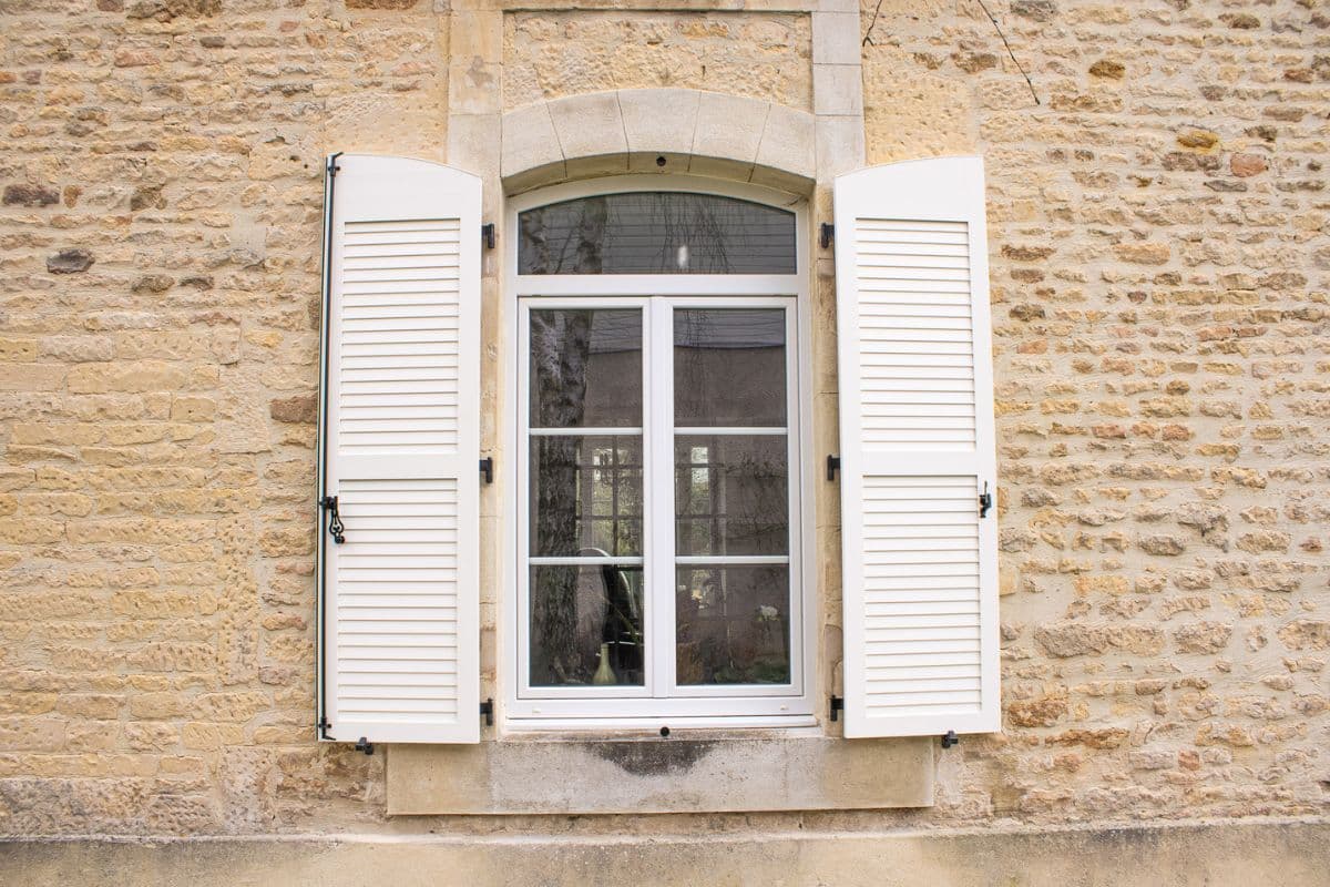 volet-battant-blanc-batistyl-habitat (6)