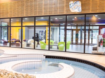 etablissement-public-piscine-fenetre-aluminium-aws60-batistyl (4)