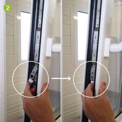 Fenêtre oscillo-battante bloquée en drapeau