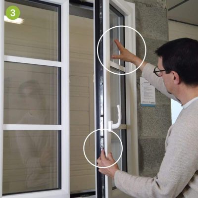 Fenêtre oscillo-battante bloquée en drapeau