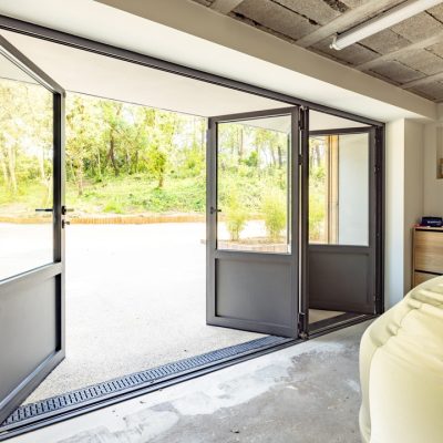 header-nos-gammes-portes-repliables-batistyl-habitat header-nos-gammes-portes-repliables-batistyl-habitat
